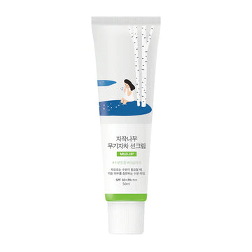 Round Lab Birch Juice Moisturizing Mild-Up Sunscreen SPF50+ frasco 50 ml. Disponível na Glowthie – loja de cosmética coreana em Portugal.