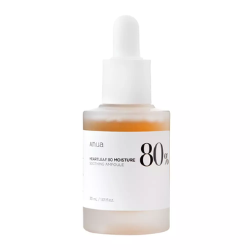 Frasco com conta-gotas da Anua Heartleaf 80 % Ampoule sobre fundo claro