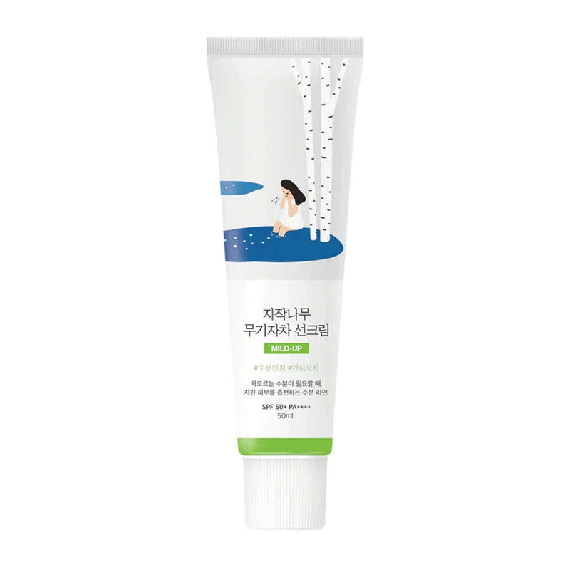 Round Lab Birch Juice Moisturizing Mild-Up Sunscreen SPF50+ frasco 50 ml. Disponível na Glowthie – loja de cosmética coreana em Portugal.
