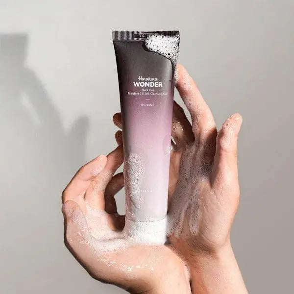 Black Rice Moisture 5.5 Soft Cleansing Gel Haruharu Wonder  Glowthie