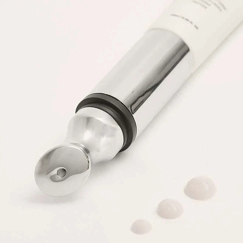 Textura cremosa do HEVEBLUE Black Yuja Bean Lifting Auto Eye Cream