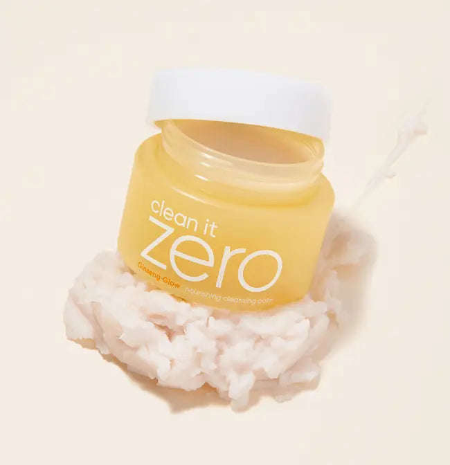 Emulsificação do bálsamo com água, formando uma textura leitosa