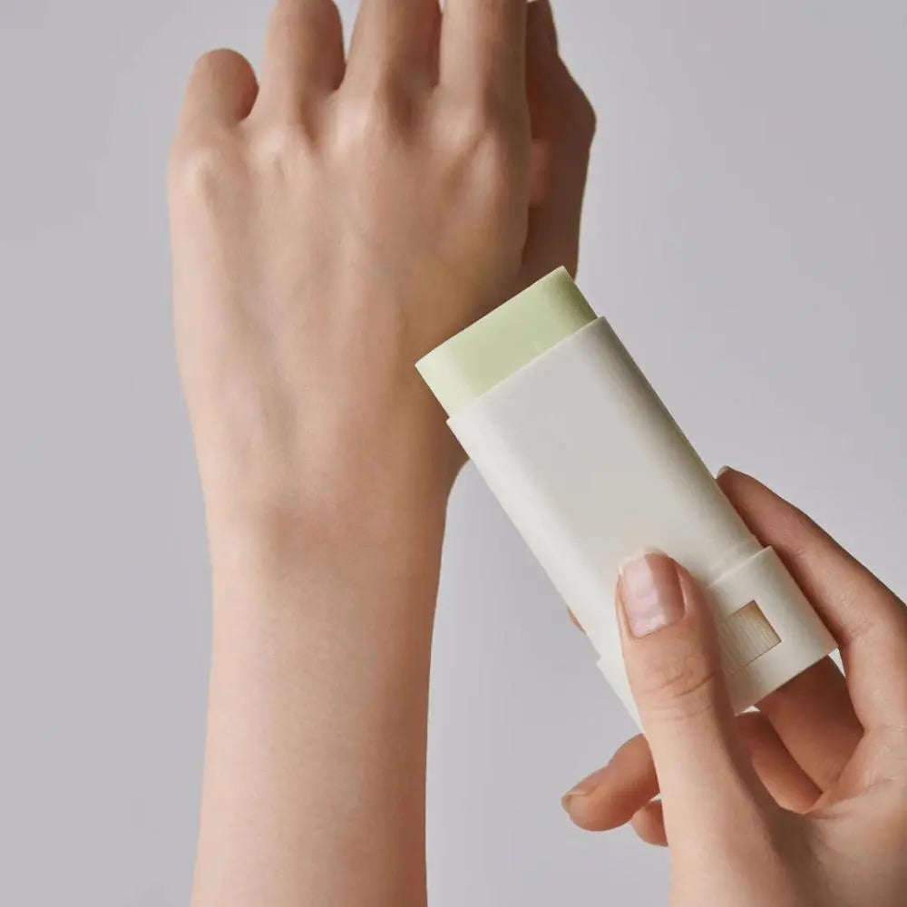 Matte Sun Stick Mugwort + Camellia - SPF50+ PA++++ Beauty of Joseon  Glowthie