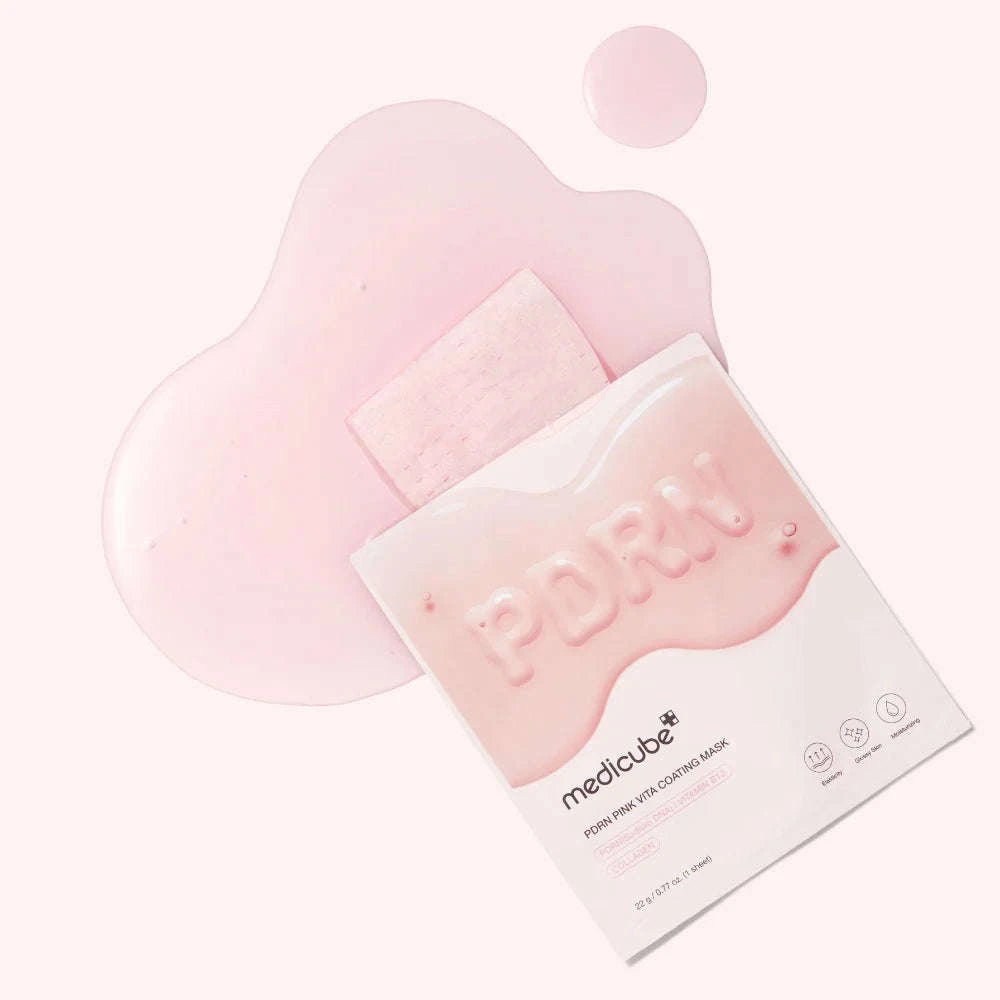 Embalagem rosa da Medicube PDRN Pink Vita Coating Mask, com o logótipo em relevo na superfície. Destaca benefícios de elasticidade, luminosidade e hidratação.