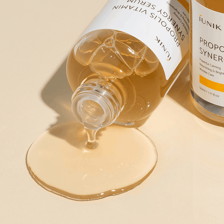 Sérum facial coreano iUNIK Propolis Vitamin Synergy, frasco de 50ml com conta-gotas, para cuidados de pele.